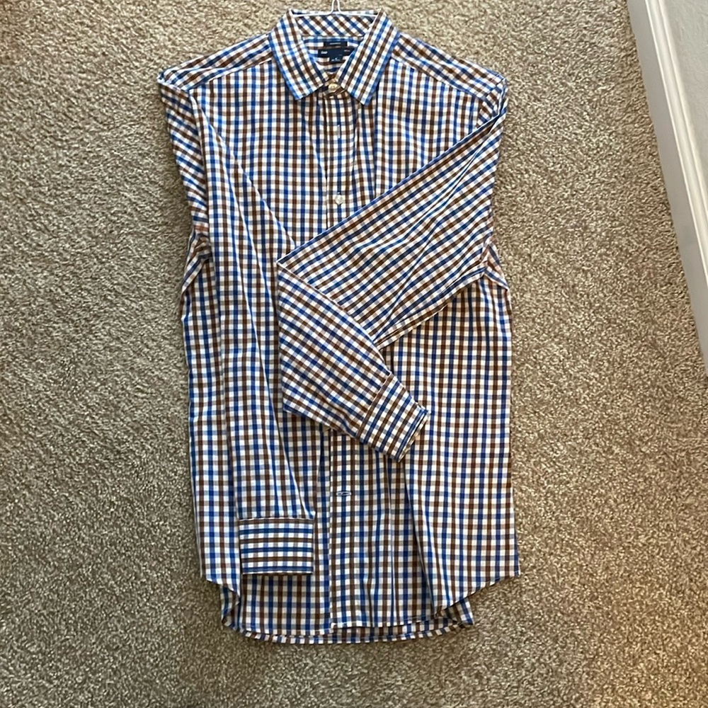 Gap shirt